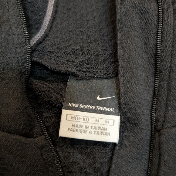 Nike Sphere Thermal Women's M Running Hoodie Black Thumb Holes - Picture 2 of 8